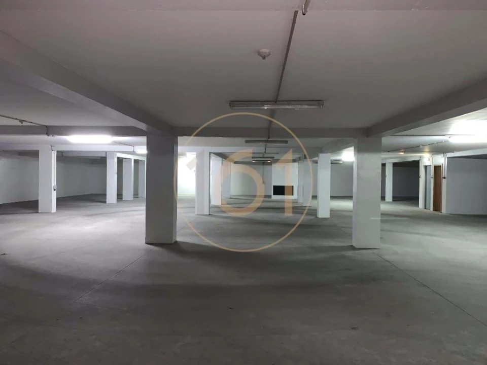 Garagem para Arrendamento em Cedofeita, Santo Ildefonso, Sé, Miragaia, São Nicolau e Vitória Foto 2