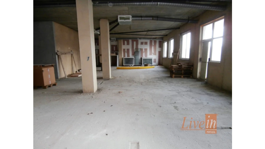 Loja para Arrendamento em Mafra Foto 4
