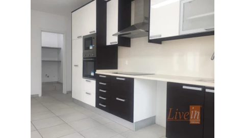 Moradia T3 para Venda em Ericeira