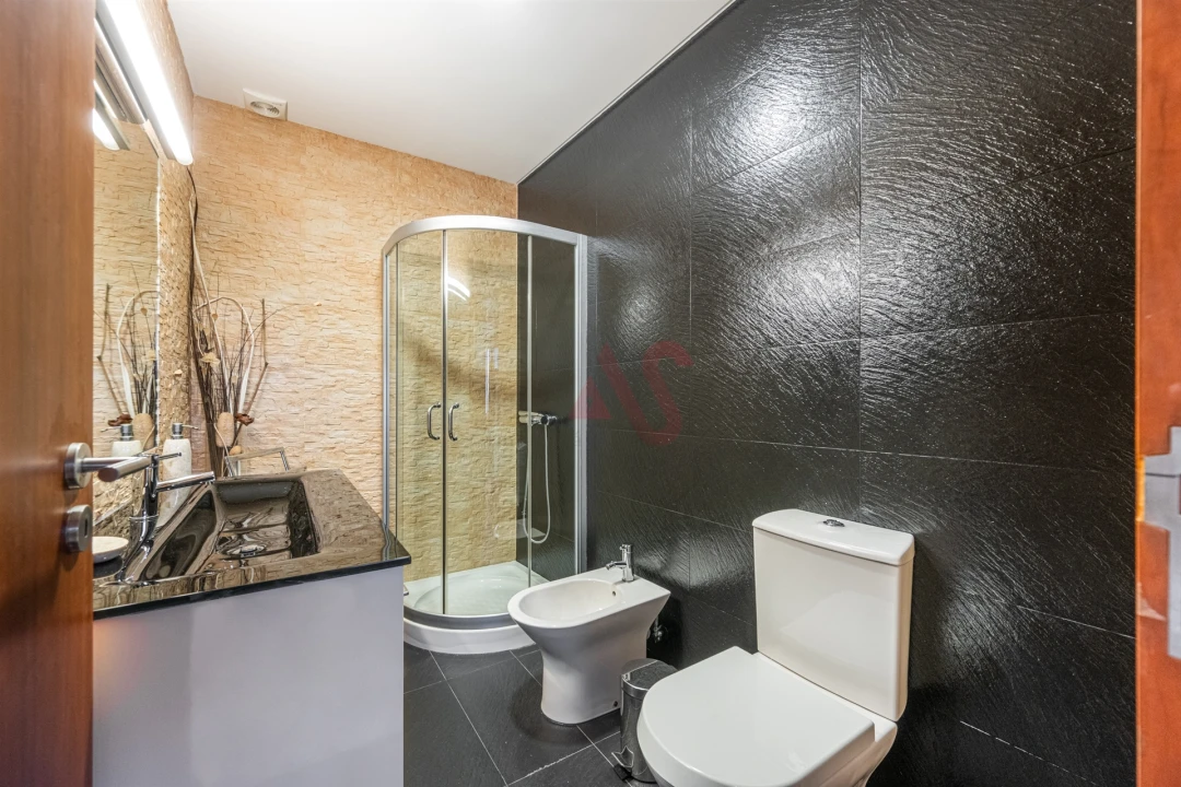 Moradia T4 para Venda em Souto Santa Maria, Souto São Salvador e Gondomar Foto 32