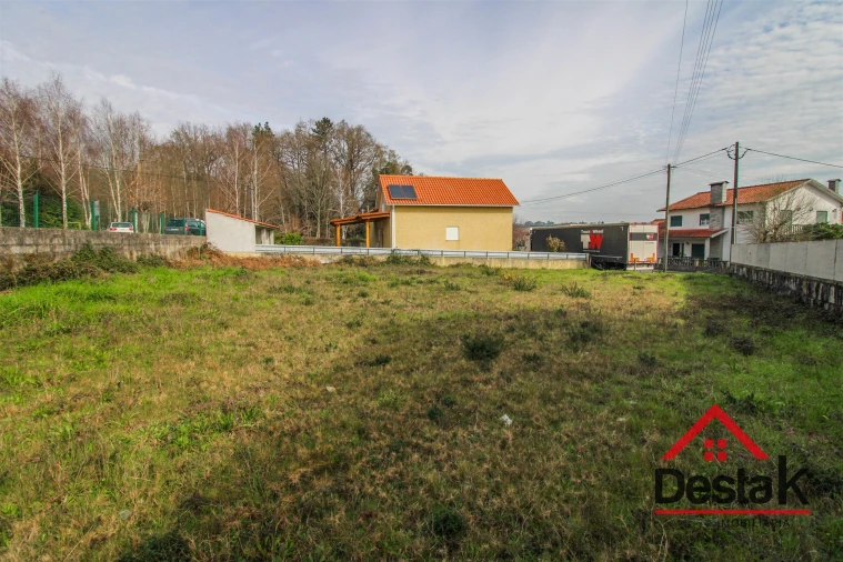 Terreno para Venda em Santa Cruz da Trapa e São Cristóvão de Lafões Foto 4