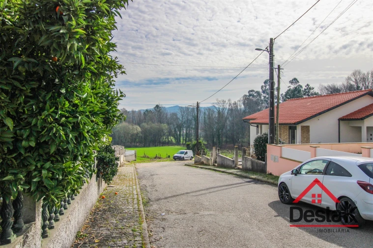 Terreno para Venda em Santa Cruz da Trapa e São Cristóvão de Lafões Foto 6