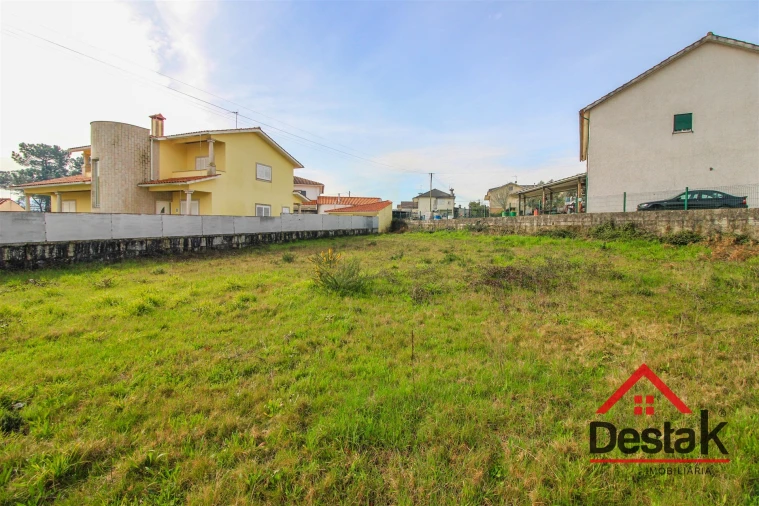 Terreno para Venda em Santa Cruz da Trapa e São Cristóvão de Lafões Foto 2