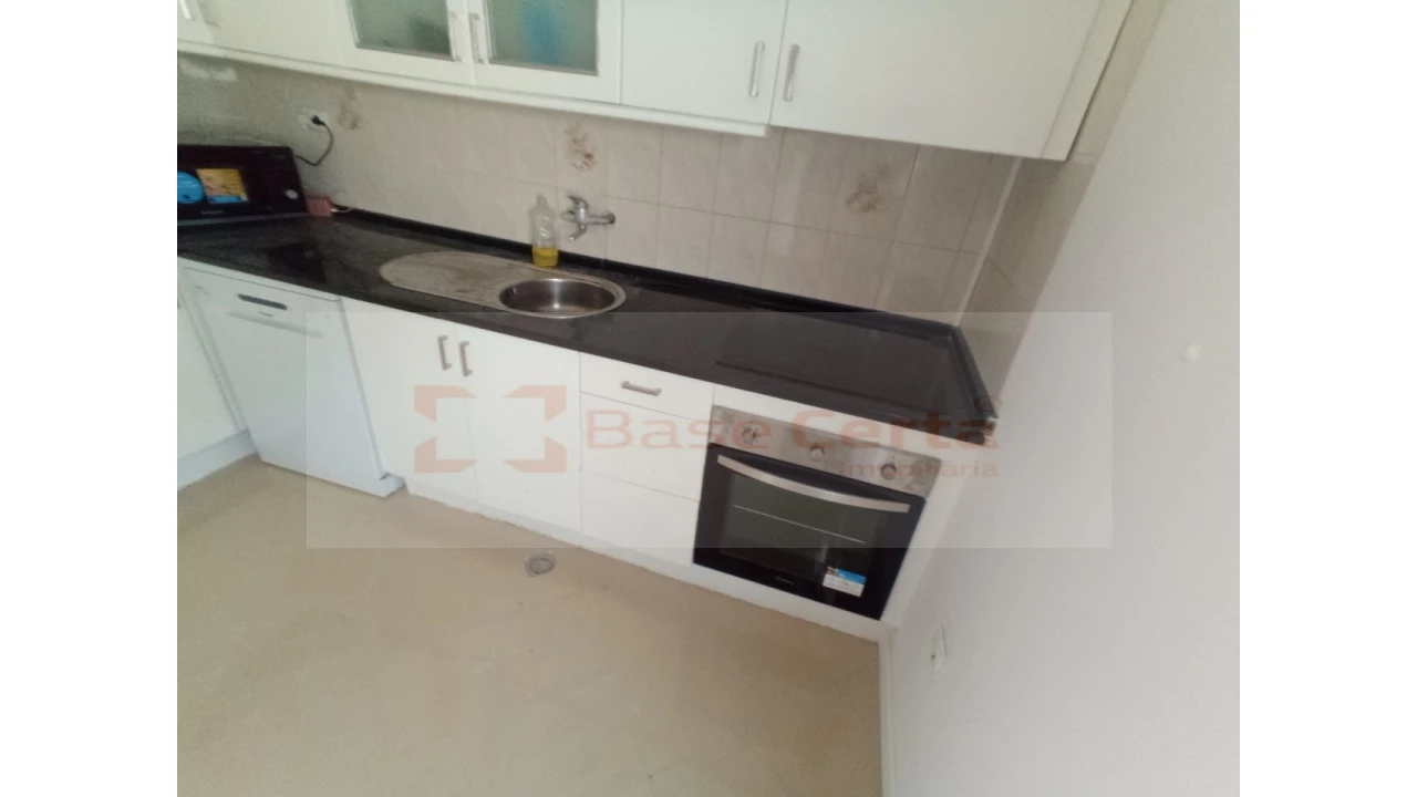 Moradia T9 para Venda em Ajuda Foto 2