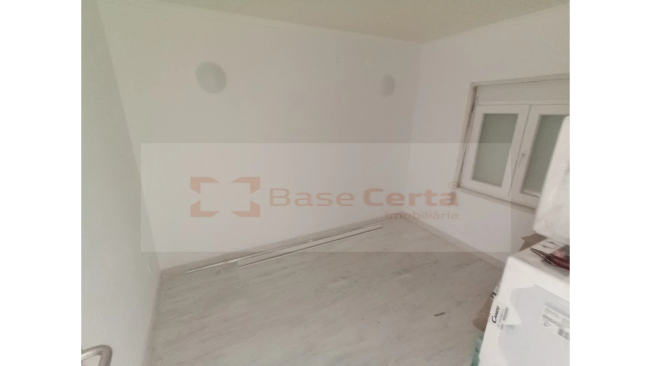 Moradia T9 para Venda em Ajuda Foto 7