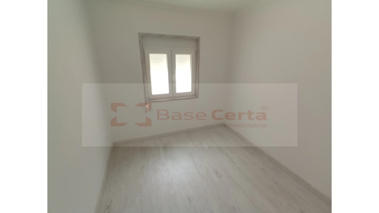 Moradia T9 para Venda em Ajuda Foto 10