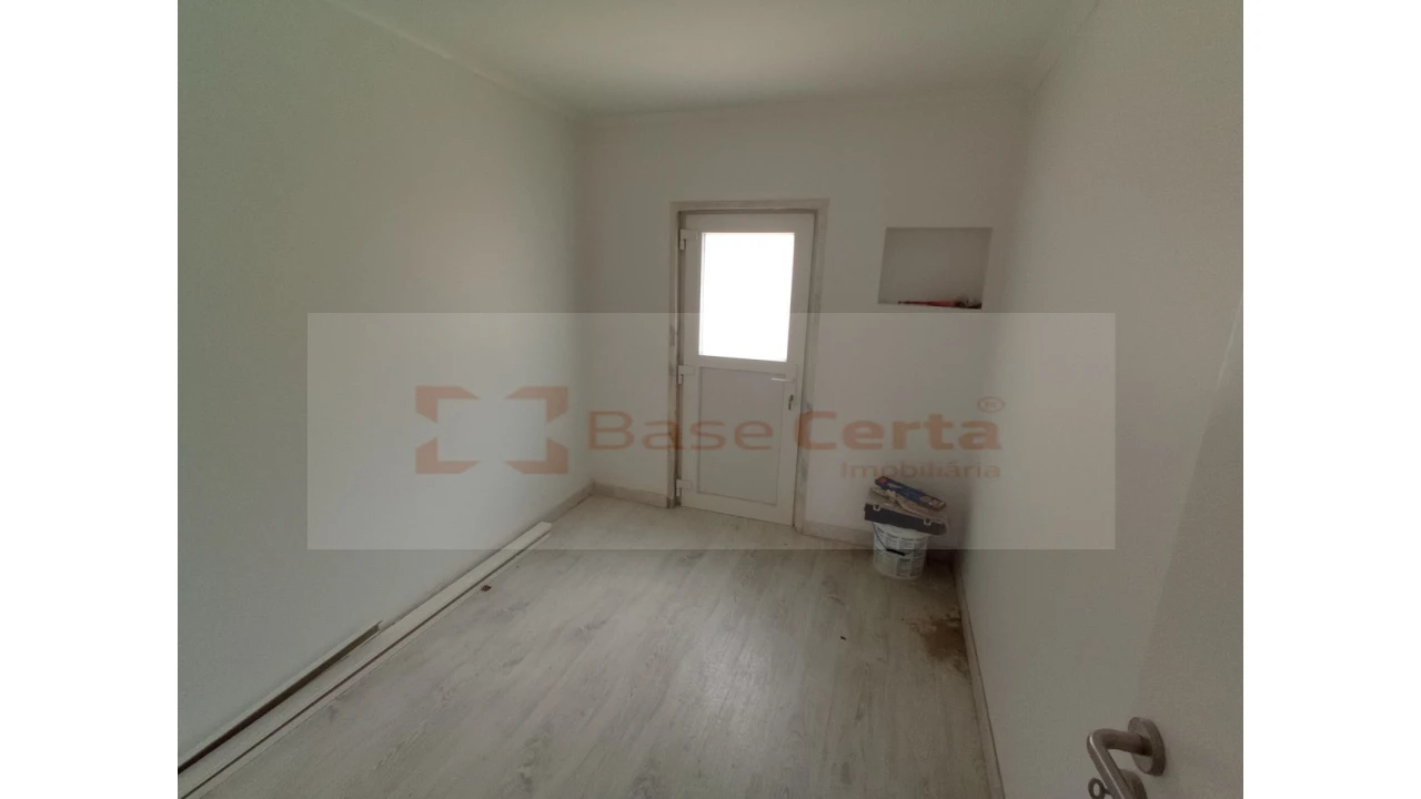 Moradia T9 para Venda em Ajuda Foto 16