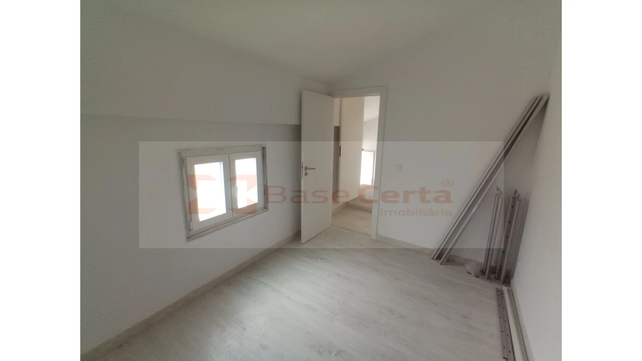 Moradia T9 para Venda em Ajuda Foto 20