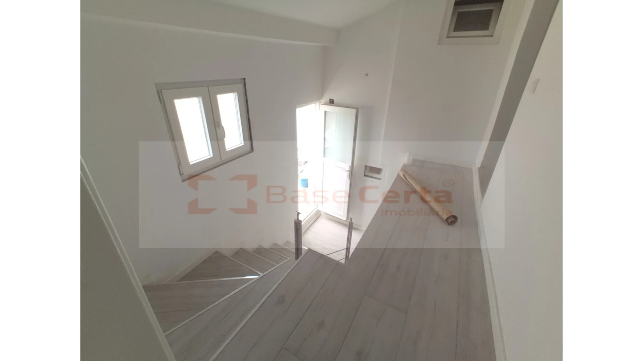 Moradia T9 para Venda em Ajuda Foto 24