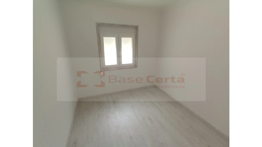 Moradia T9 para Venda em Ajuda Foto 10