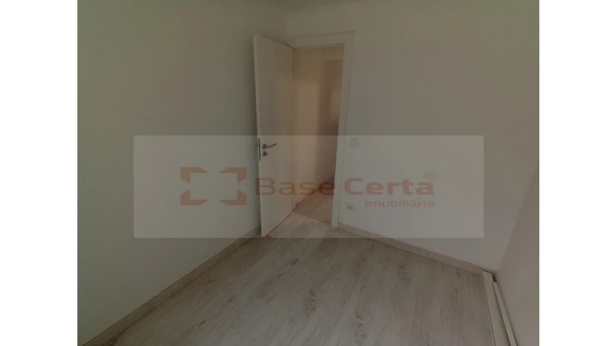 Moradia T9 para Venda em Ajuda Foto 17