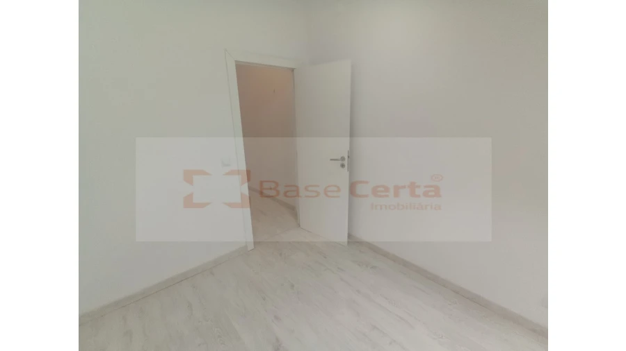 Moradia T9 para Venda em Ajuda Foto 21