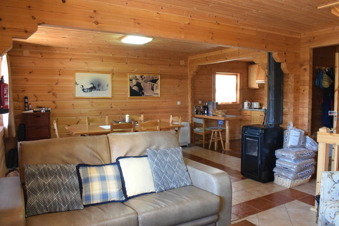 Moradia T3 para Venda em Cortes do Meio Foto 14