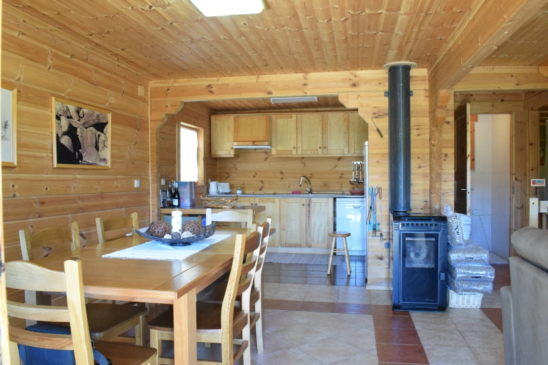 Moradia T3 para Venda em Cortes do Meio Foto 13