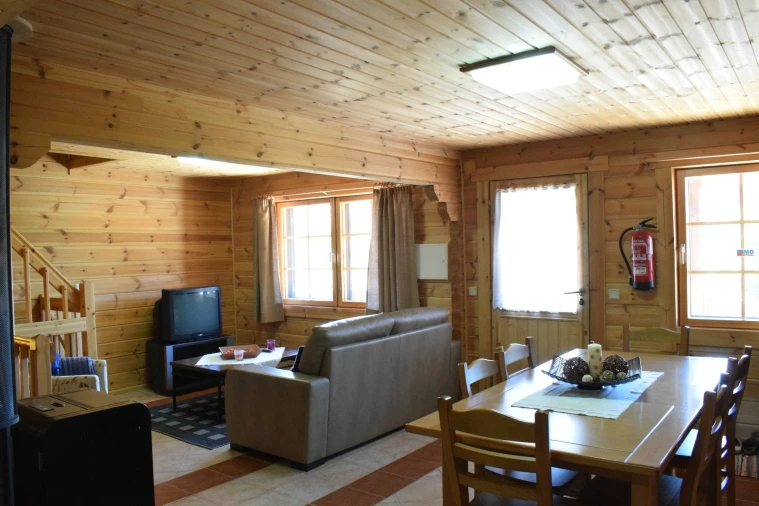 Moradia T3 para Venda em Cortes do Meio Foto 20