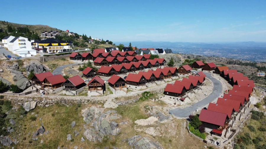 Moradia T3 para Venda em Cortes do Meio Foto 42