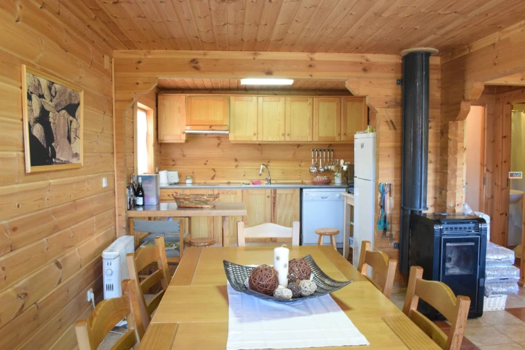 Moradia T3 para Venda em Cortes do Meio Foto 16