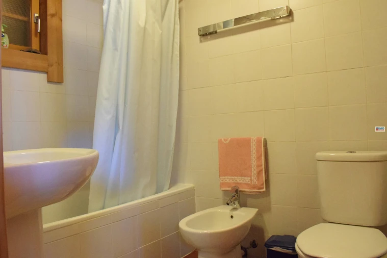 Moradia T3 para Venda em Cortes do Meio Foto 24