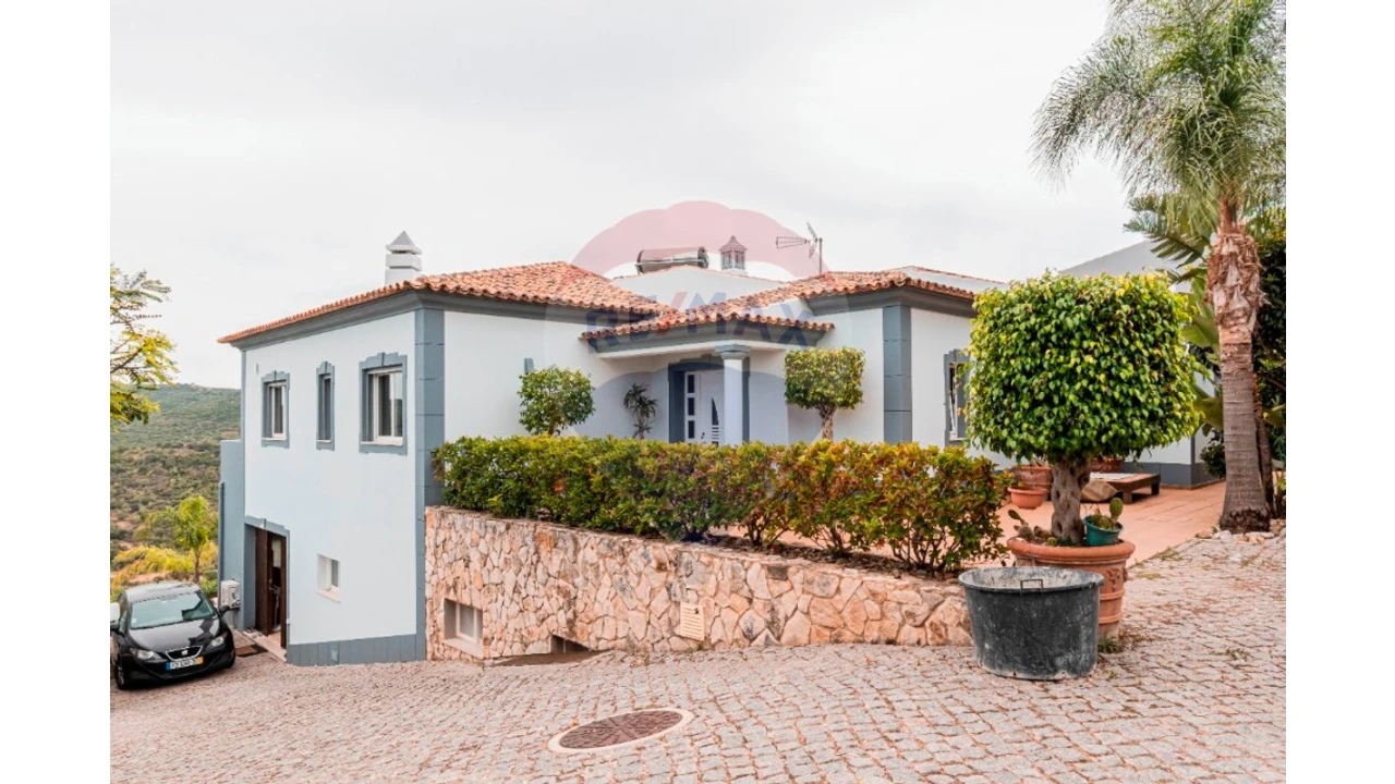 Moradia T4 para Venda em Loule (São Clemente) Foto 1