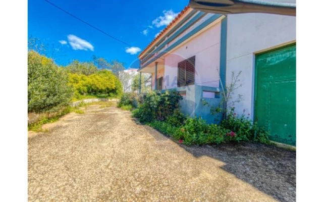 Moradia T3 para Venda em Loule (São Sebastião)