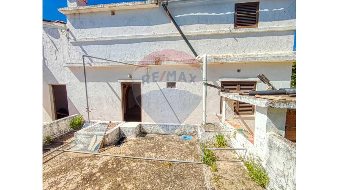 Moradia T3 para Venda em Loule (São Sebastião) Foto 9