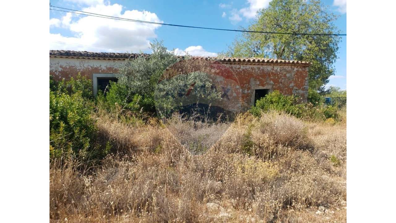 Moradia T2 para Venda em Loule (São Sebastião) Foto 3
