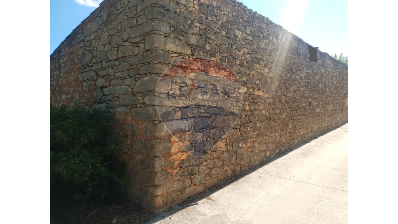 Moradia T2 para Venda em Loule (São Sebastião) Foto 17