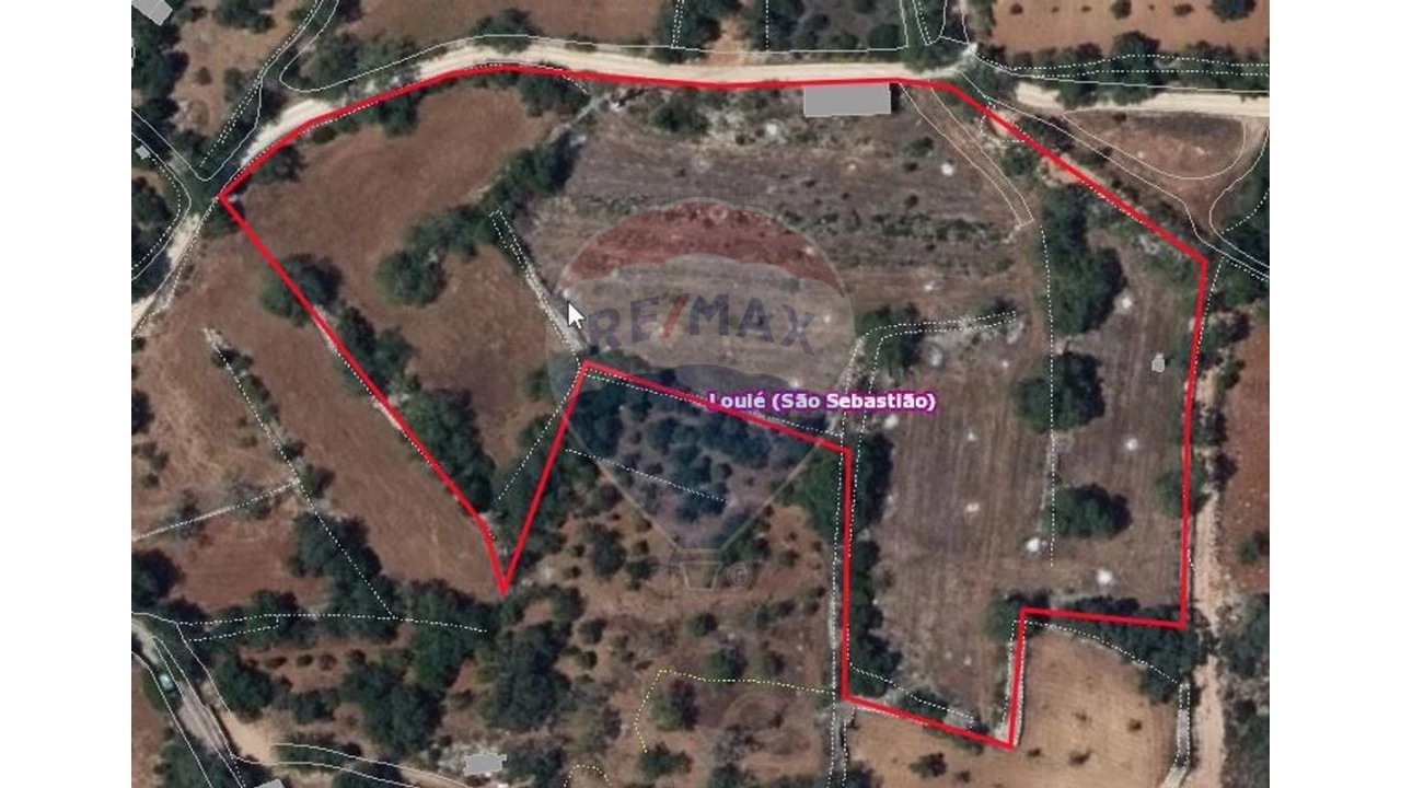 Moradia T2 para Venda em Loule (São Sebastião) Foto 18