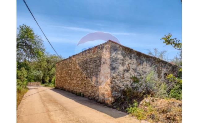 Moradia T2 para Venda em Loule (São Sebastião)