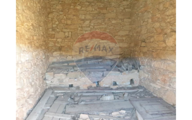 Moradia T2 para Venda em Loule (São Sebastião)
