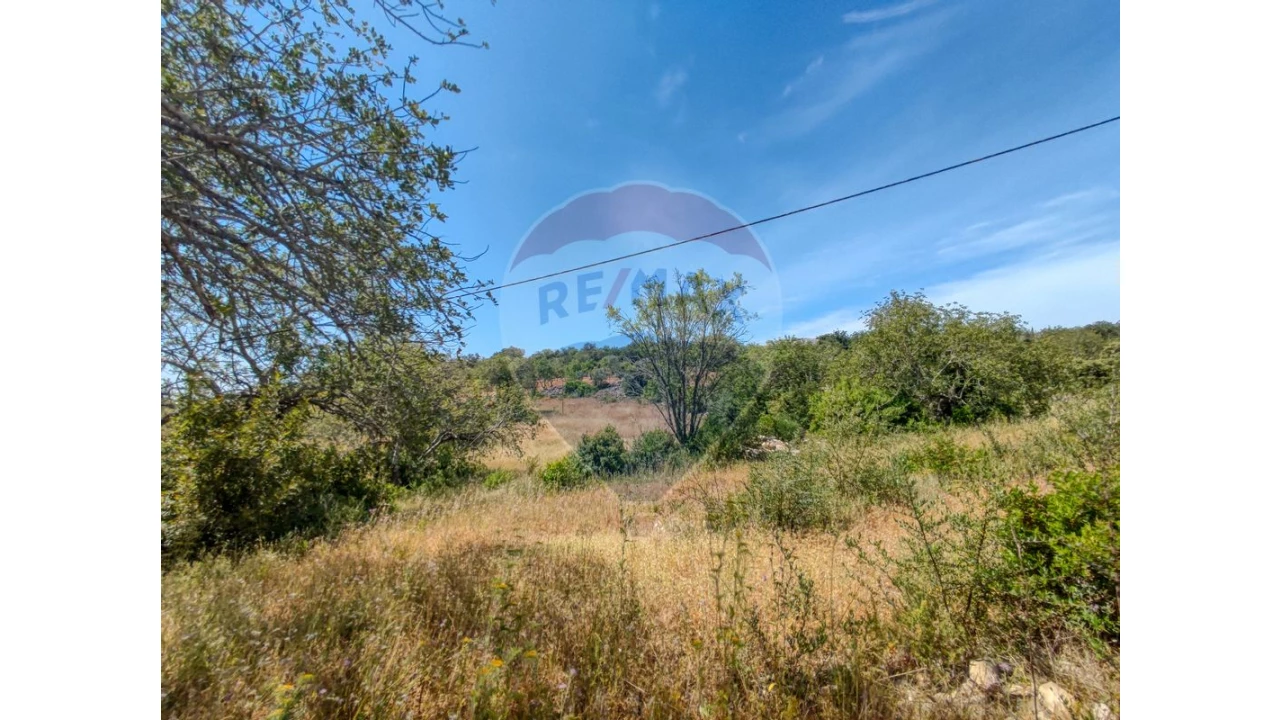Moradia T2 para Venda em Loule (São Sebastião) Foto 23