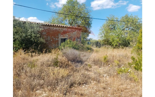 Moradia T2 para Venda em Loule (São Sebastião) Foto 5
