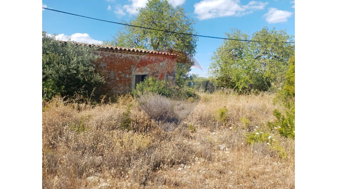Moradia T2 para Venda em Loule (São Sebastião) Foto 5