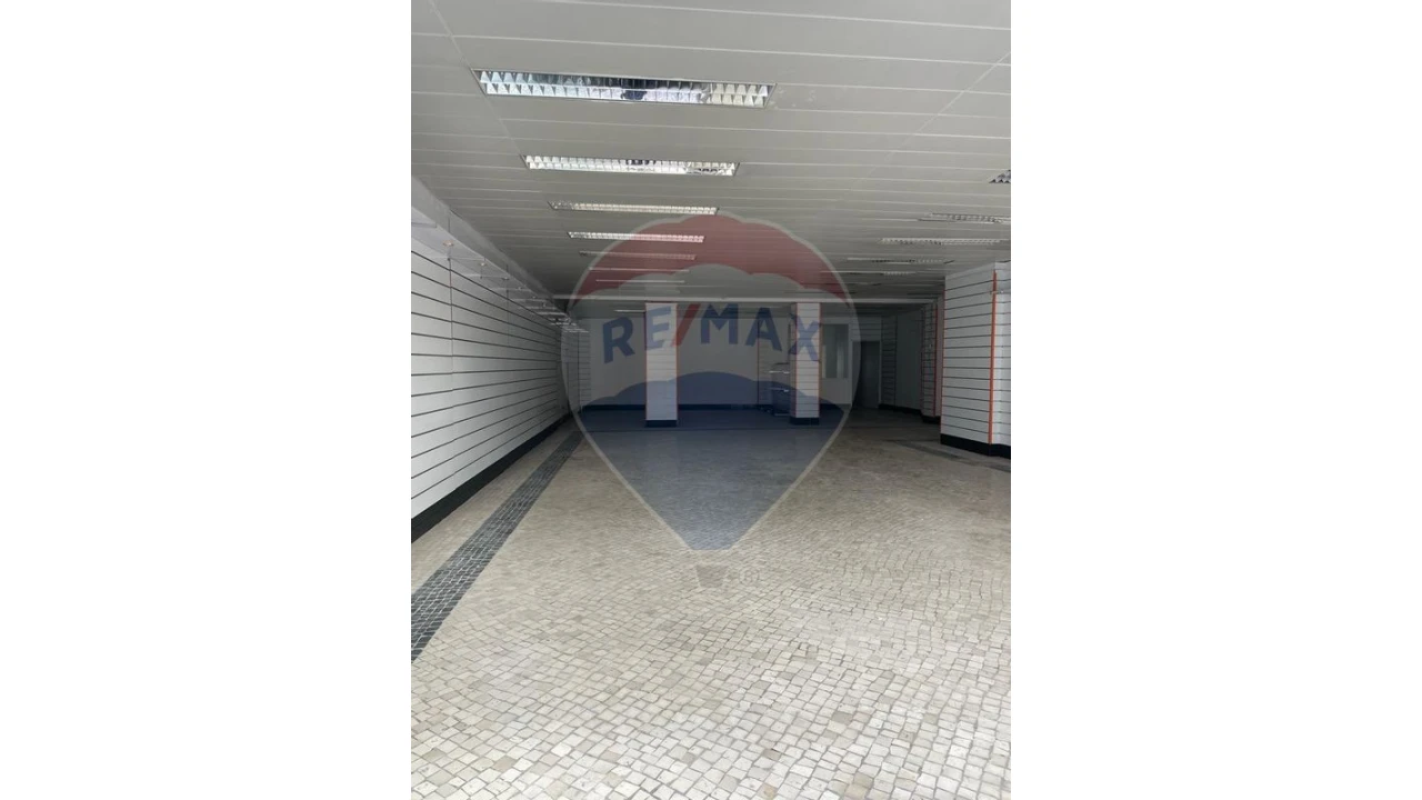 Loja para Venda em Faro (Sé e São Pedro) Foto 3