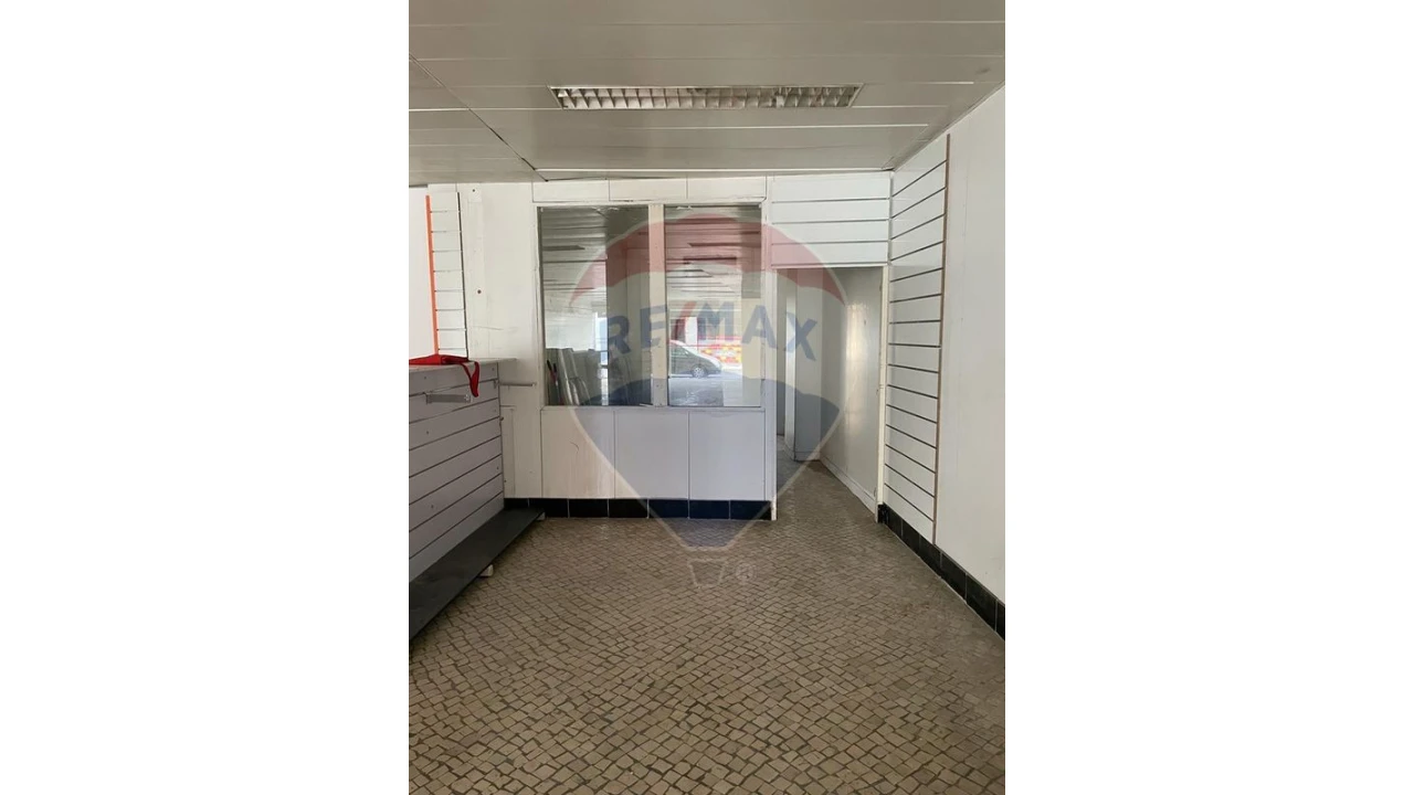 Loja para Venda em Faro (Sé e São Pedro) Foto 6
