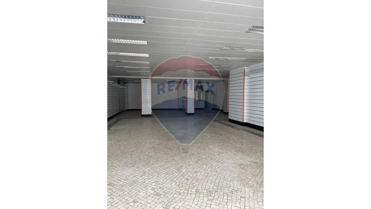 Loja para Venda em Faro (Sé e São Pedro) Foto 4