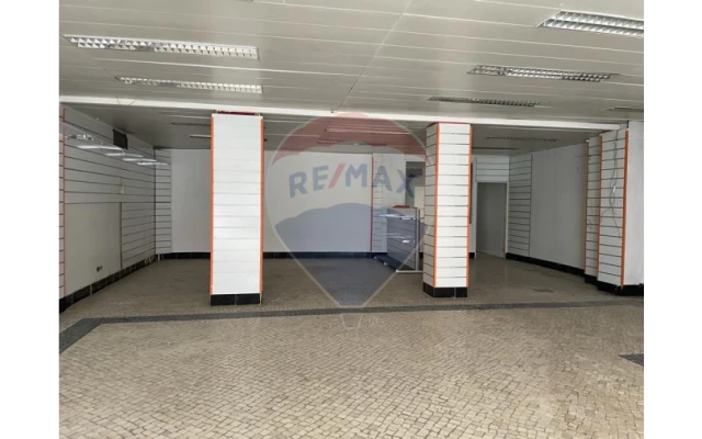 Loja para Venda em Faro (Sé e São Pedro) Foto 5