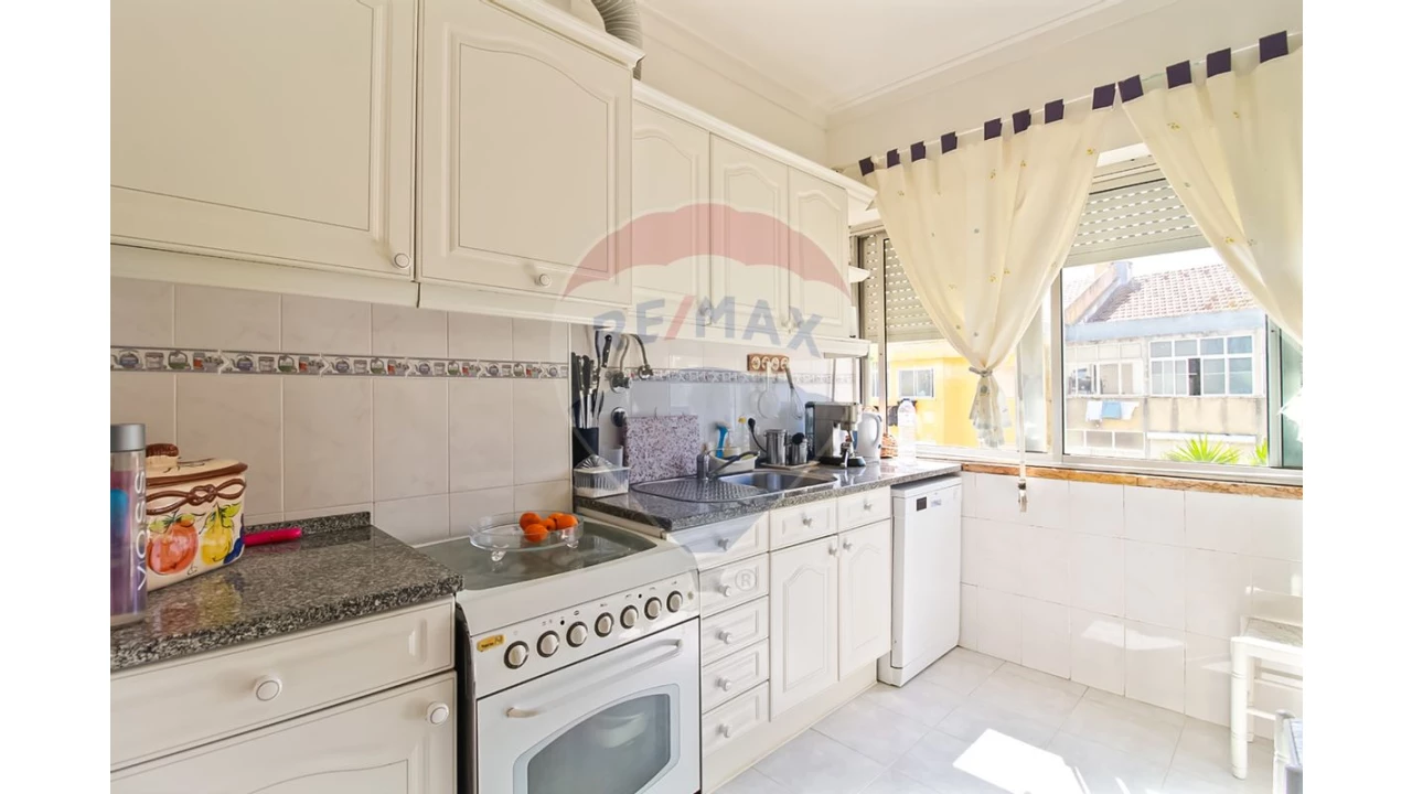 Apartamento T2 para Venda em Mina de Água Foto 9