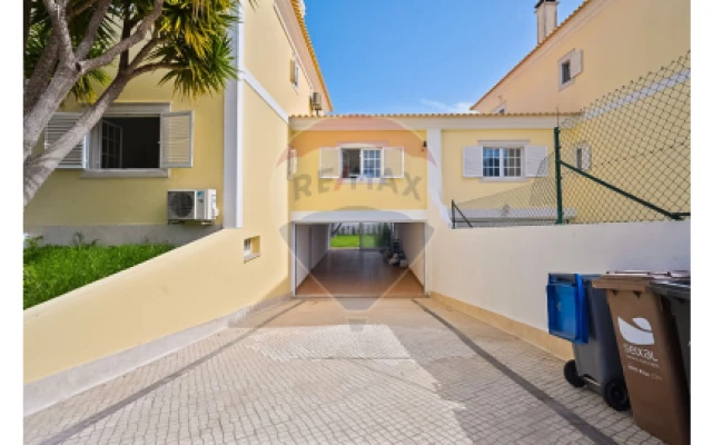 Moradia T4 para Venda em Corroios
