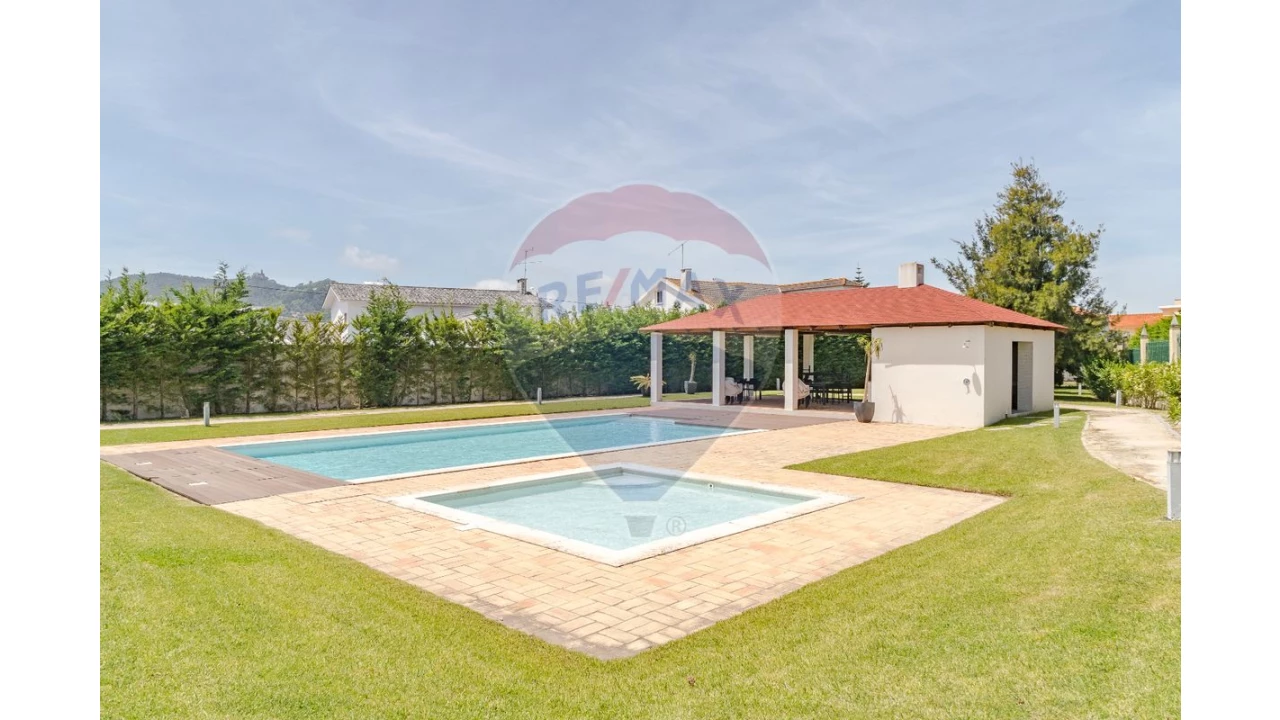 Moradia T5 para Venda em Santa Maria e São Miguel, São Martinho, São Pedro Penaferrim Foto 11