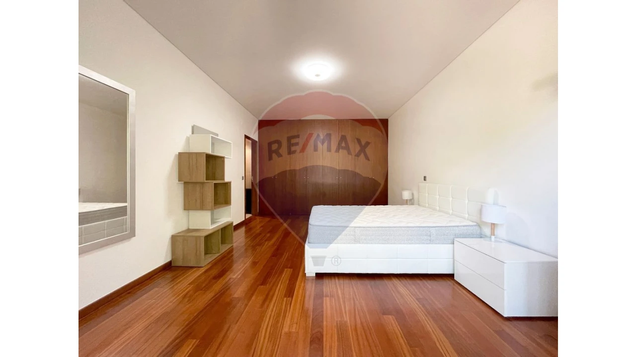 Moradia T5 para Venda em Santa Maria e São Miguel, São Martinho, São Pedro Penaferrim Foto 18