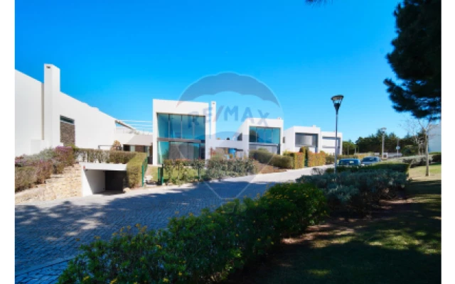 Moradia T5 para Venda em Santa Maria e São Miguel, São Martinho, São Pedro Penaferrim