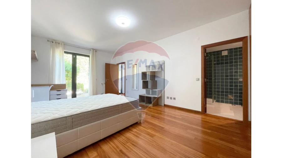 Moradia T5 para Venda em Santa Maria e São Miguel, São Martinho, São Pedro Penaferrim Foto 31