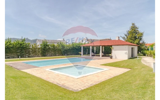 Moradia T5 para Venda em Santa Maria e São Miguel, São Martinho, São Pedro Penaferrim Foto 11