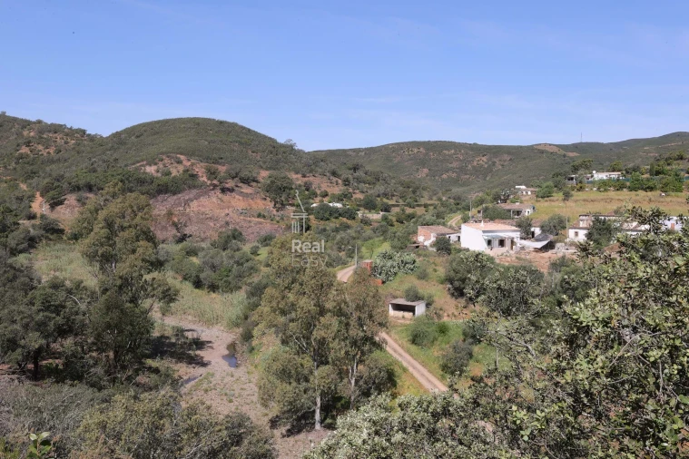 Quinta T3 para Venda em Santa Catarina da Fonte do Bispo Foto 35