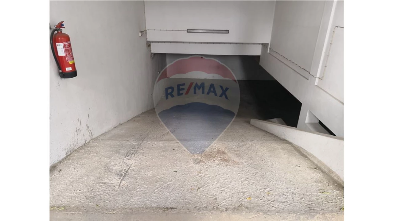 Garagem para Venda em Portimão Foto 5