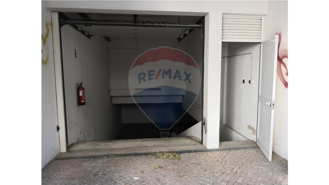 Garagem para Venda em Portimão Foto 6