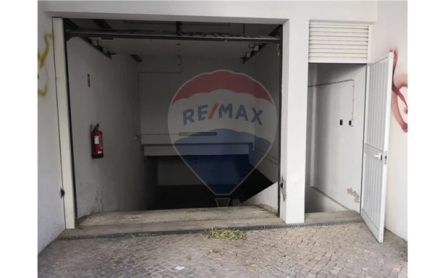 Garagem para Venda em Portimão Foto 6
