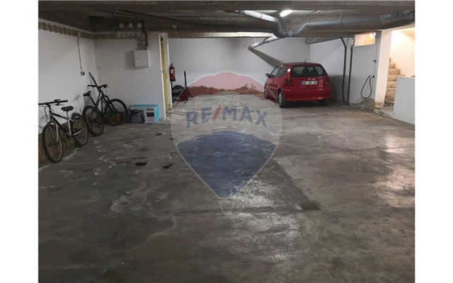 Garagem para Venda em Portimão Foto 8