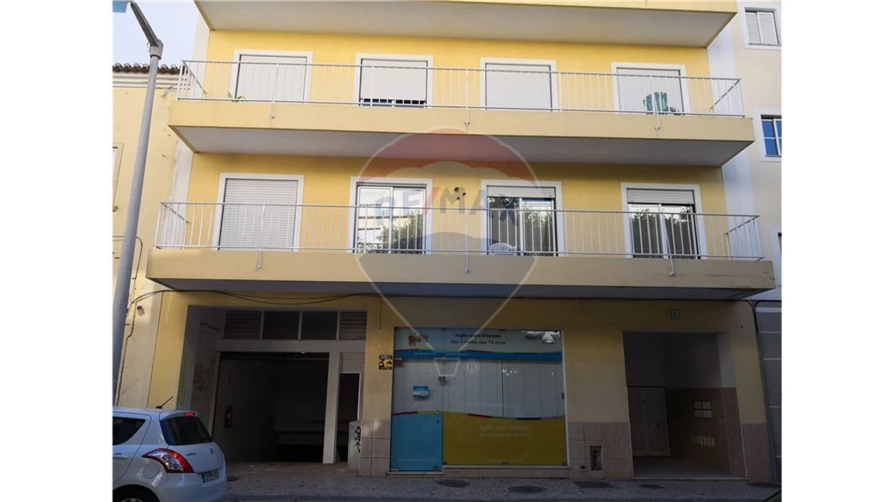Garagem para Venda em Portimão Foto 2